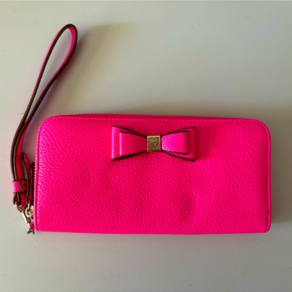 ANNE KLEIN - NWOT neon pink wrist wallet with cute bow detail